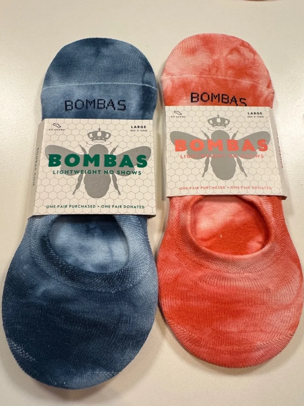 Bombas NWT Tie Dye No Show Socks 2 PR 1PR-Blu 1PR-ORG SZ: LRG Fits women 7-9